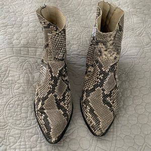 Steven madden snake skin boots. Size 8